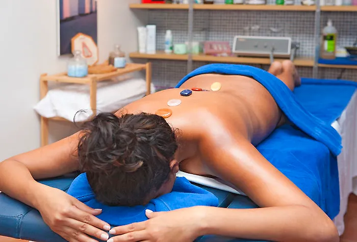 Costa Volcan מלון