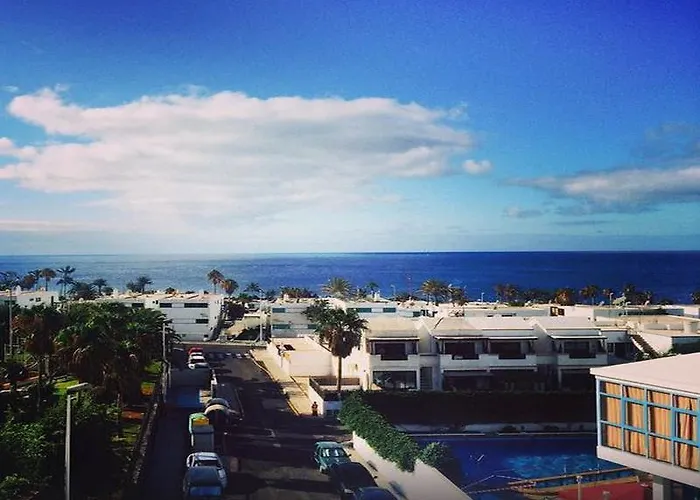 Costa Volcan מלון