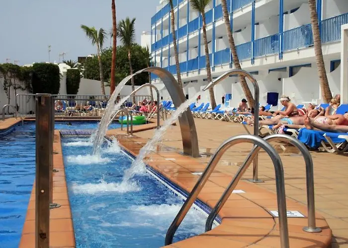 מלון Costa Volcan